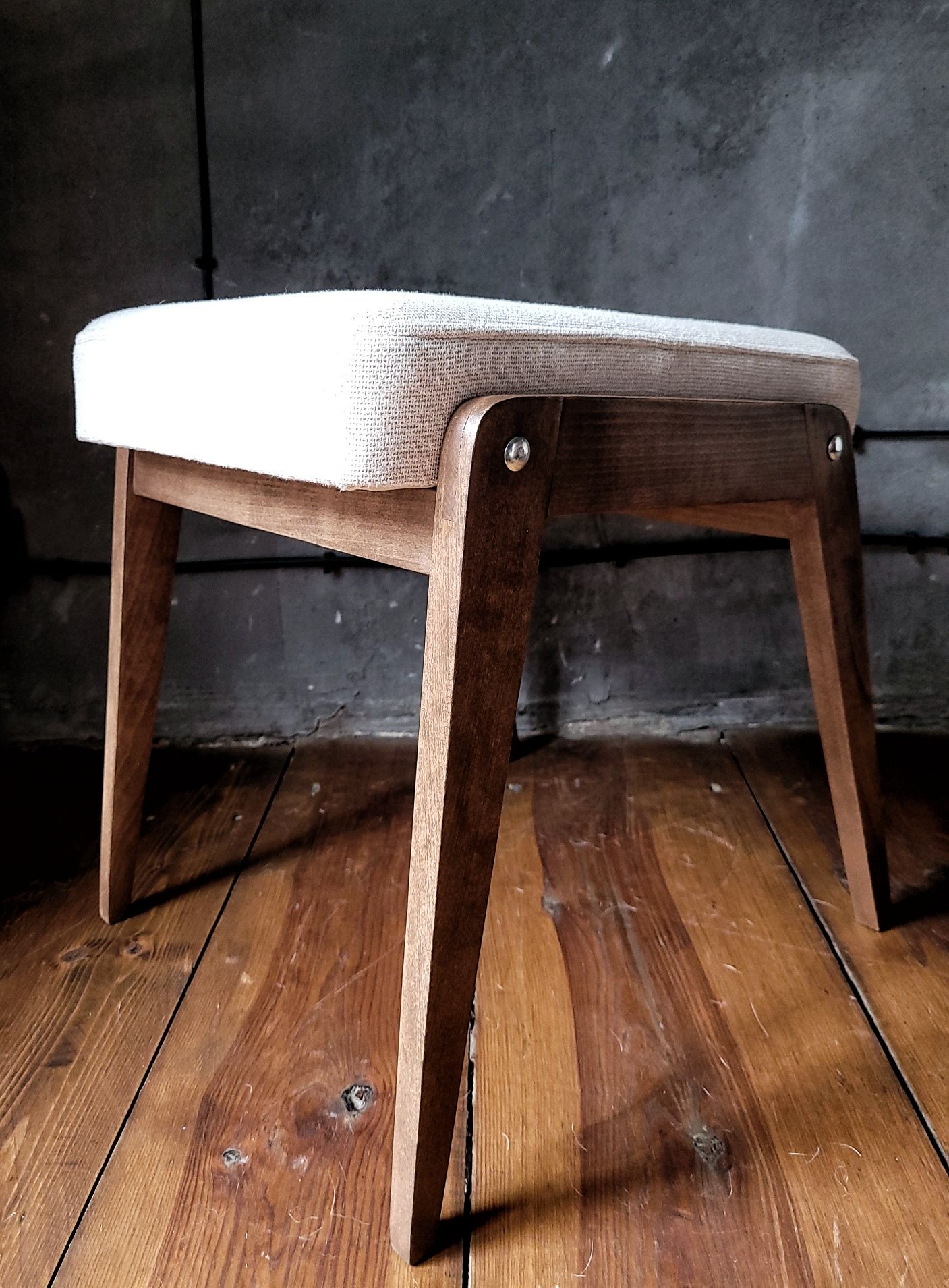 Fotel Chierowski 366 z podnóżkiem Design PRL