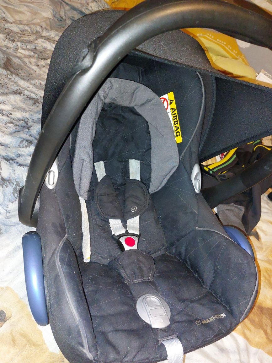 Baza family fix z fotelikiem Maxi Cosi Cabriofix