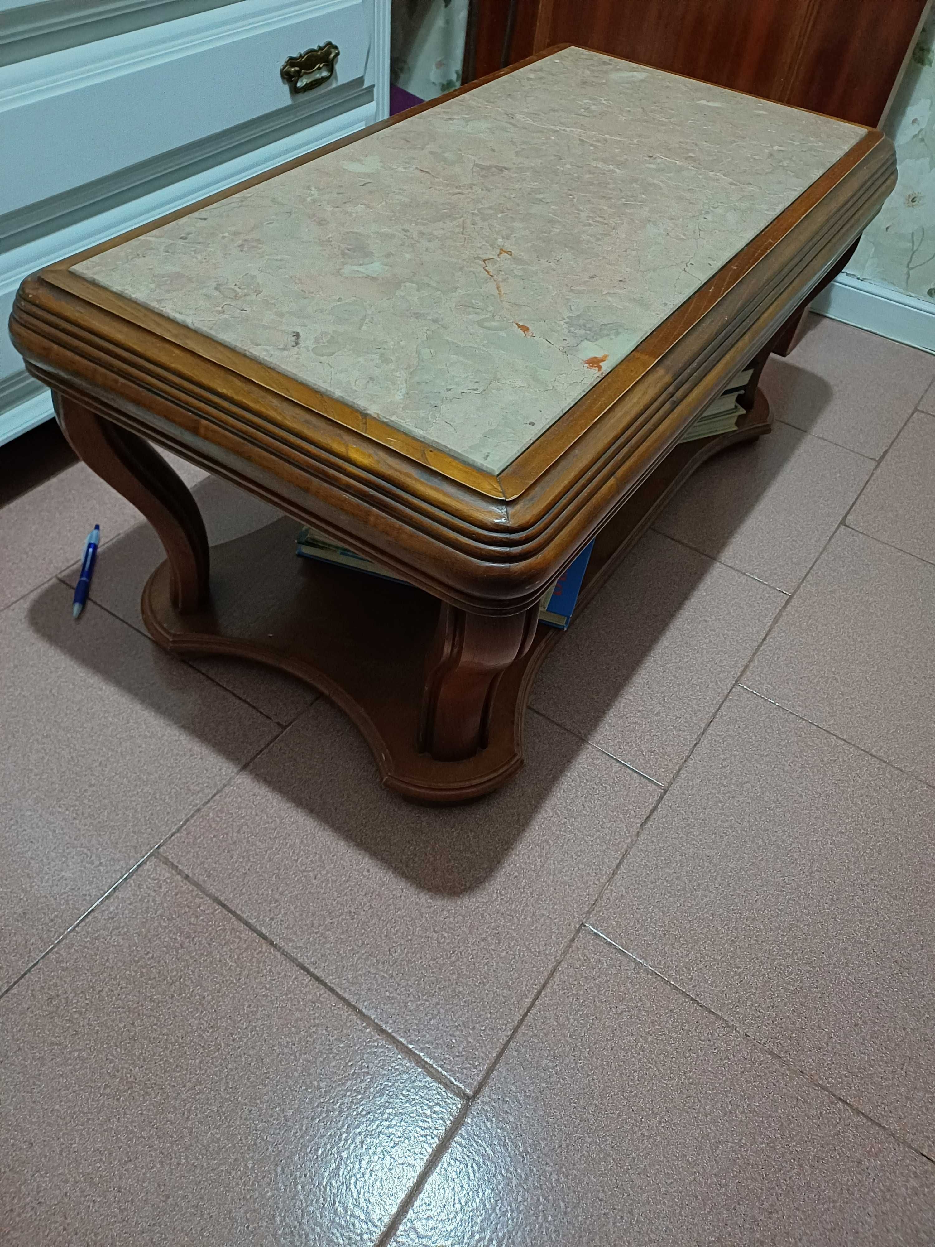 Mesa de Centro com pedra 10 €