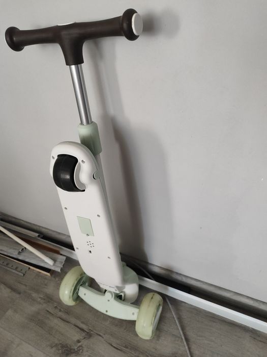 Самокат триколісний