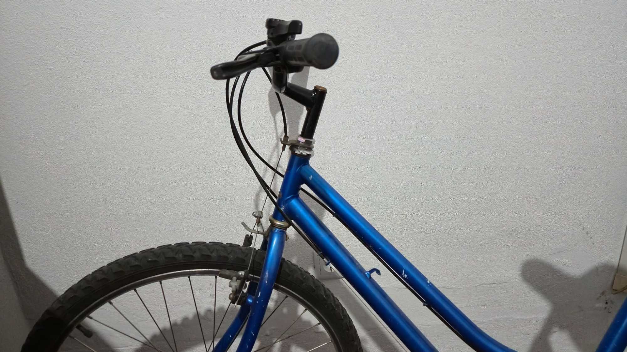 Bicicleta usada em boas condições