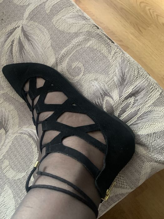 Нове замшеве, оригінальне взуття