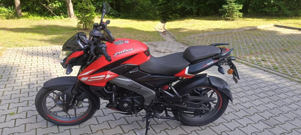 Motocykl Bajaj Plusar NS 125