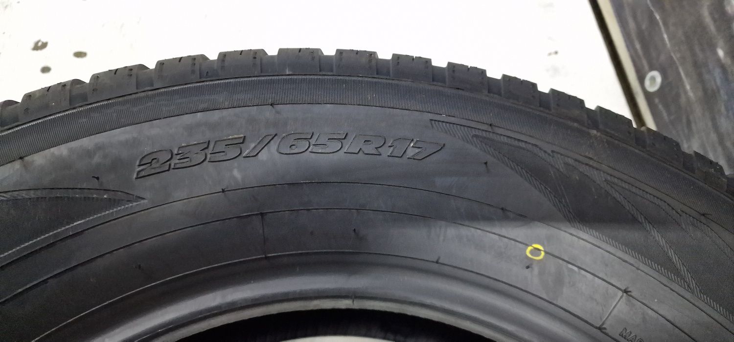S23 1 x 235/65R17 Toyo Celsius AS2 108W XL opony wielosezonowe demo