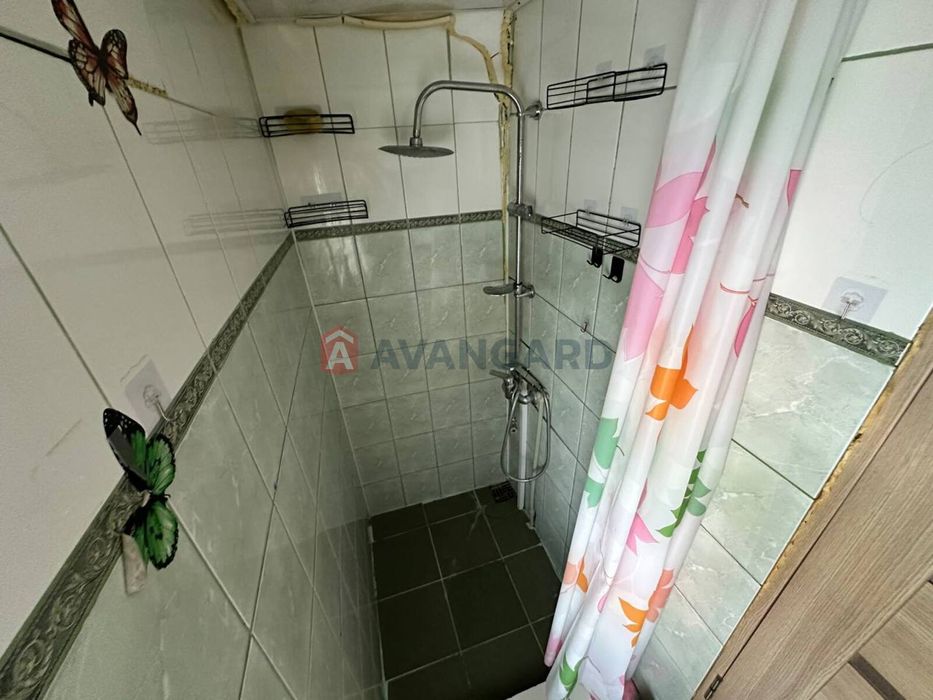 Казбет, продаж частини будинку!