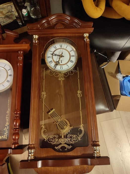 Sprzedam dwa zegary na baterie