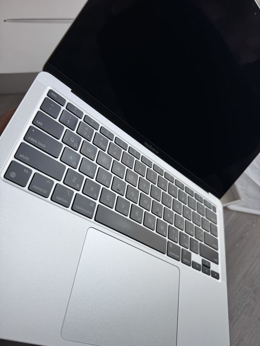 macbook air m1 (2020 рік) 256gb Офіційний