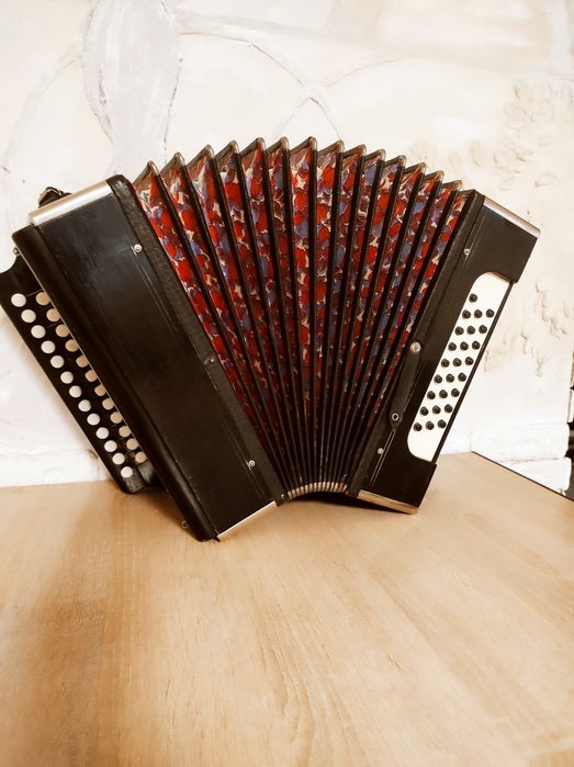 Продам гармонь в гарному  стані