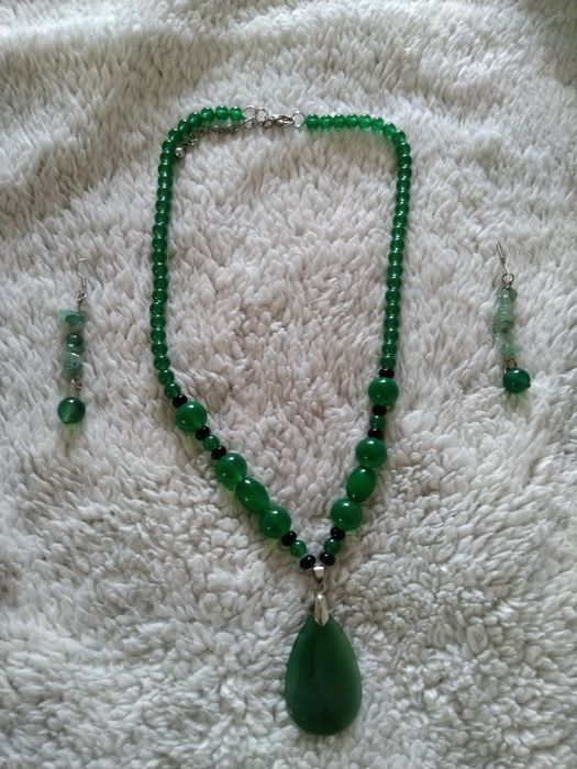 Conjunto de Brincos e  Colar de Pedras Naturais - Quartzo Verde