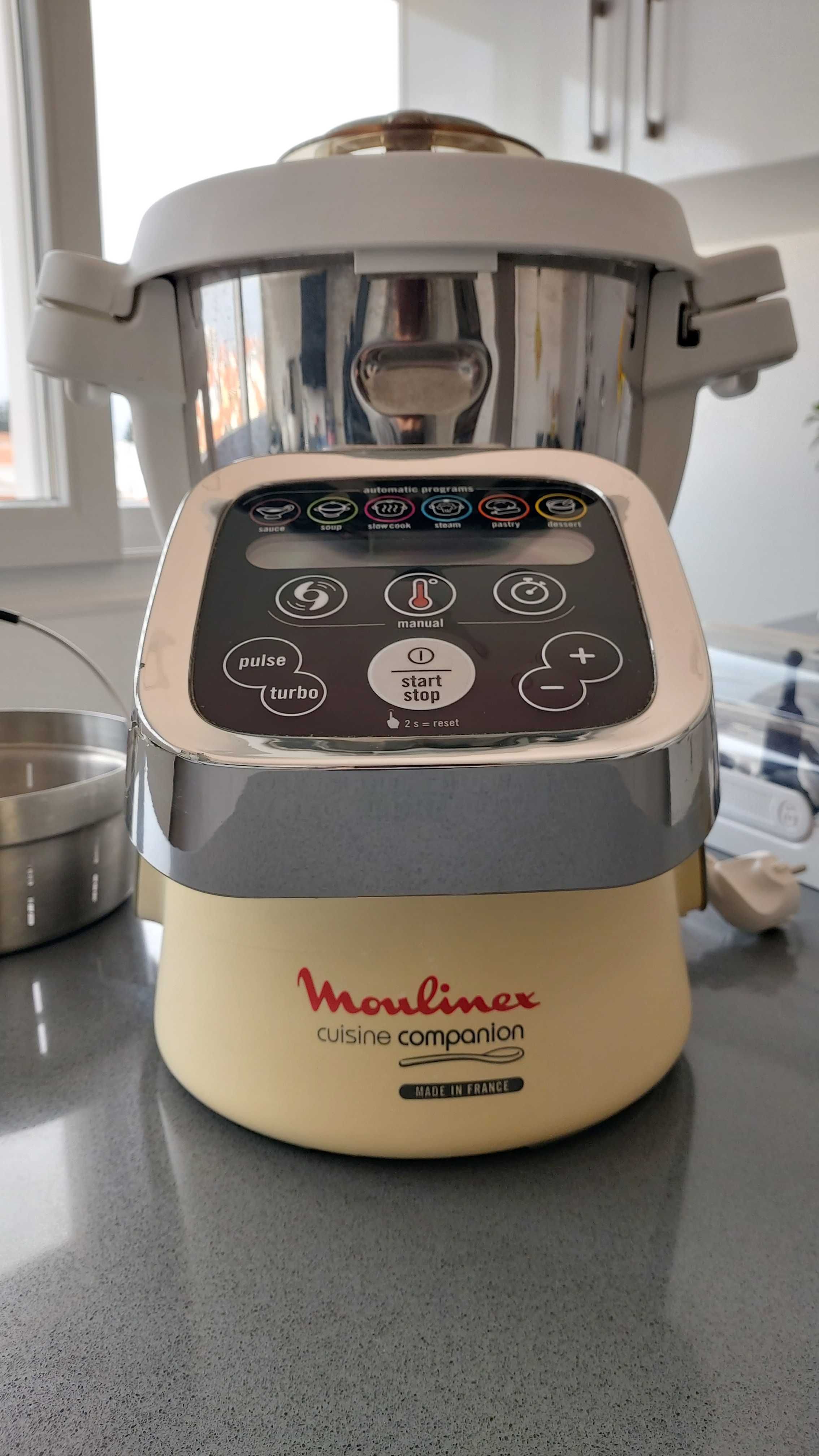 Cuisine Companion Moulinex + todos os acessórios e livro de receitas