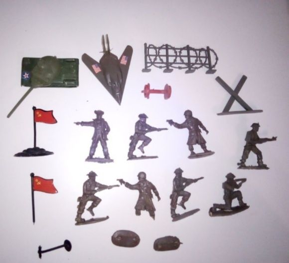 Солдатики времён ссср, военная техника, индейцы, флаги