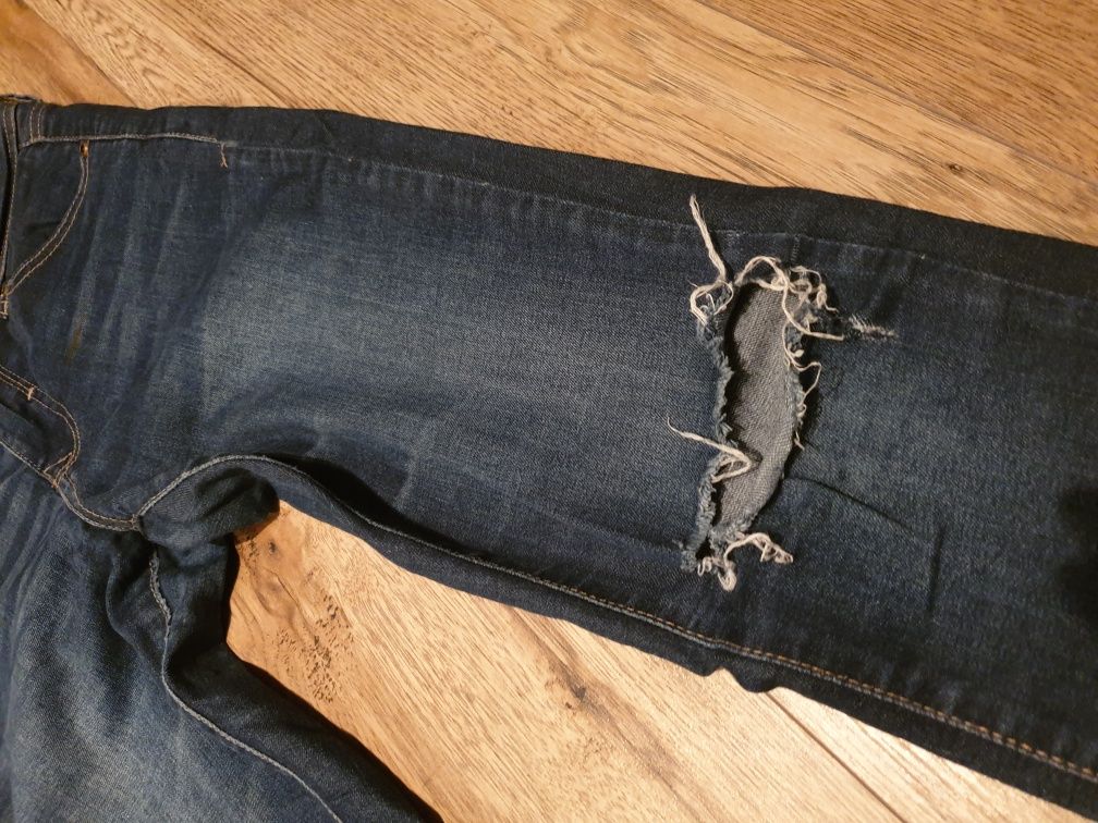 Soulcal&CO jeansy M 38 spodnie z dziurami i przetarciami