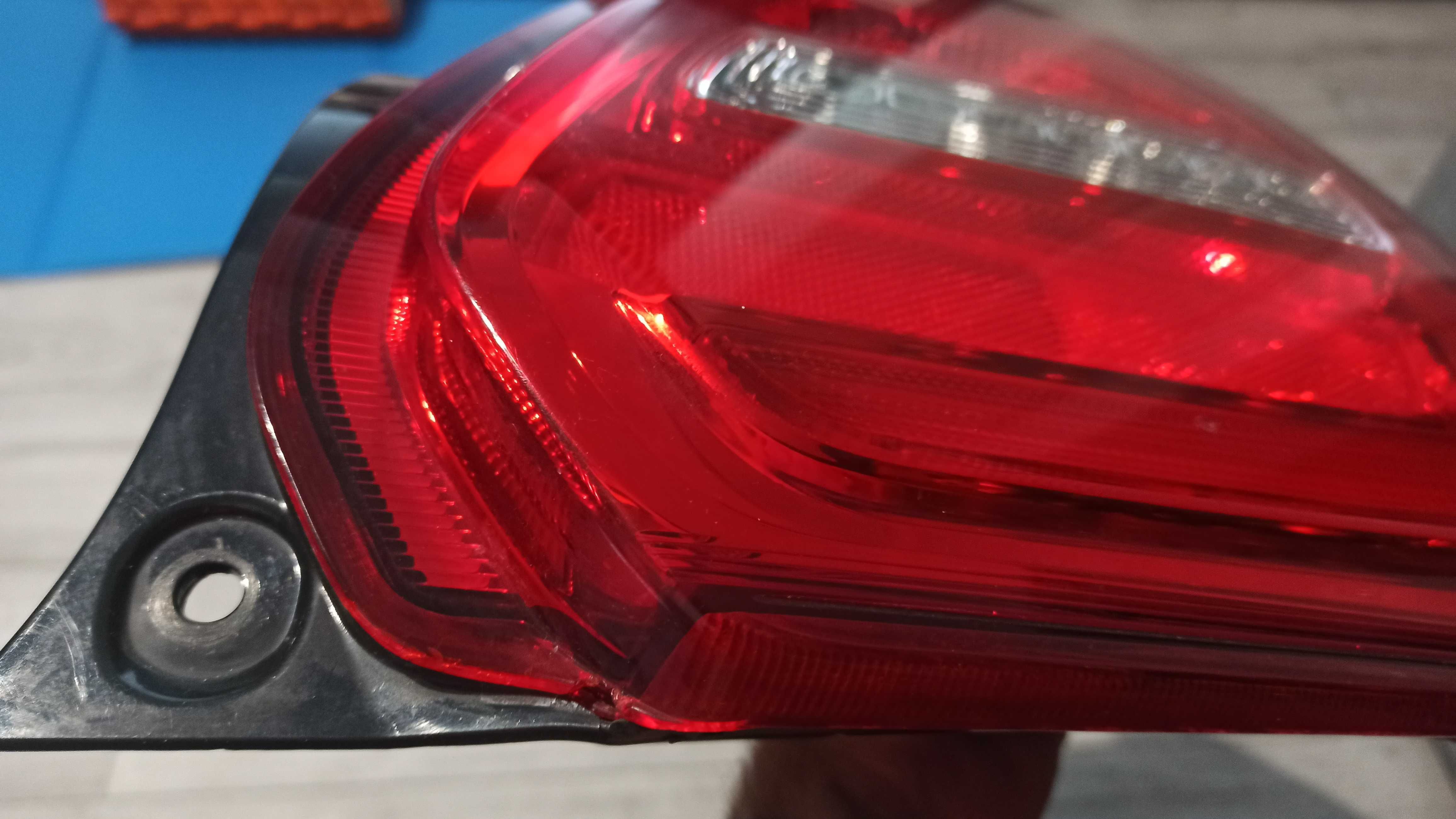 Lampa, Reflektor Suzuki Swift prawy tył led