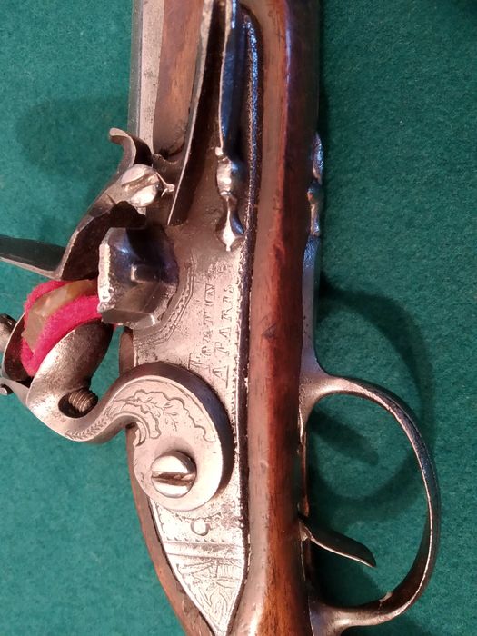 Pistola de pederneira de viagem francesa 1800.