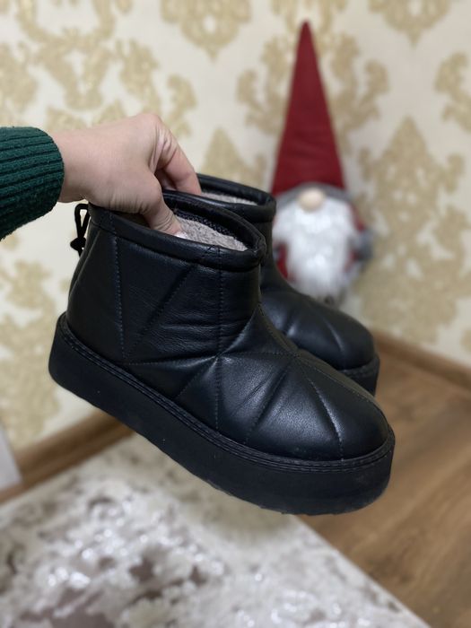 Шкіряні уггі жіночі 39р.