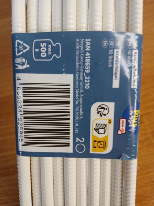 Wieszaki odziezowe obrotowe biale