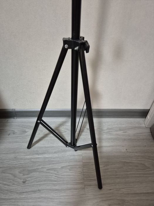 Кольцевая лампа от usb и штатив для телефона