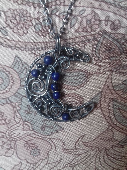 Księżyc srebro wisiorek wire wrapping.