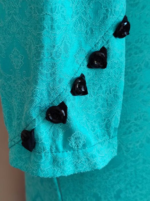 Жіноча сукня у гарному стані.