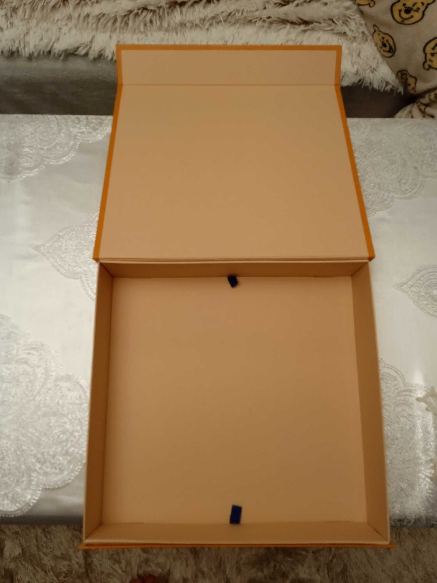 Torebka karton opakowanie Louis Vuitton