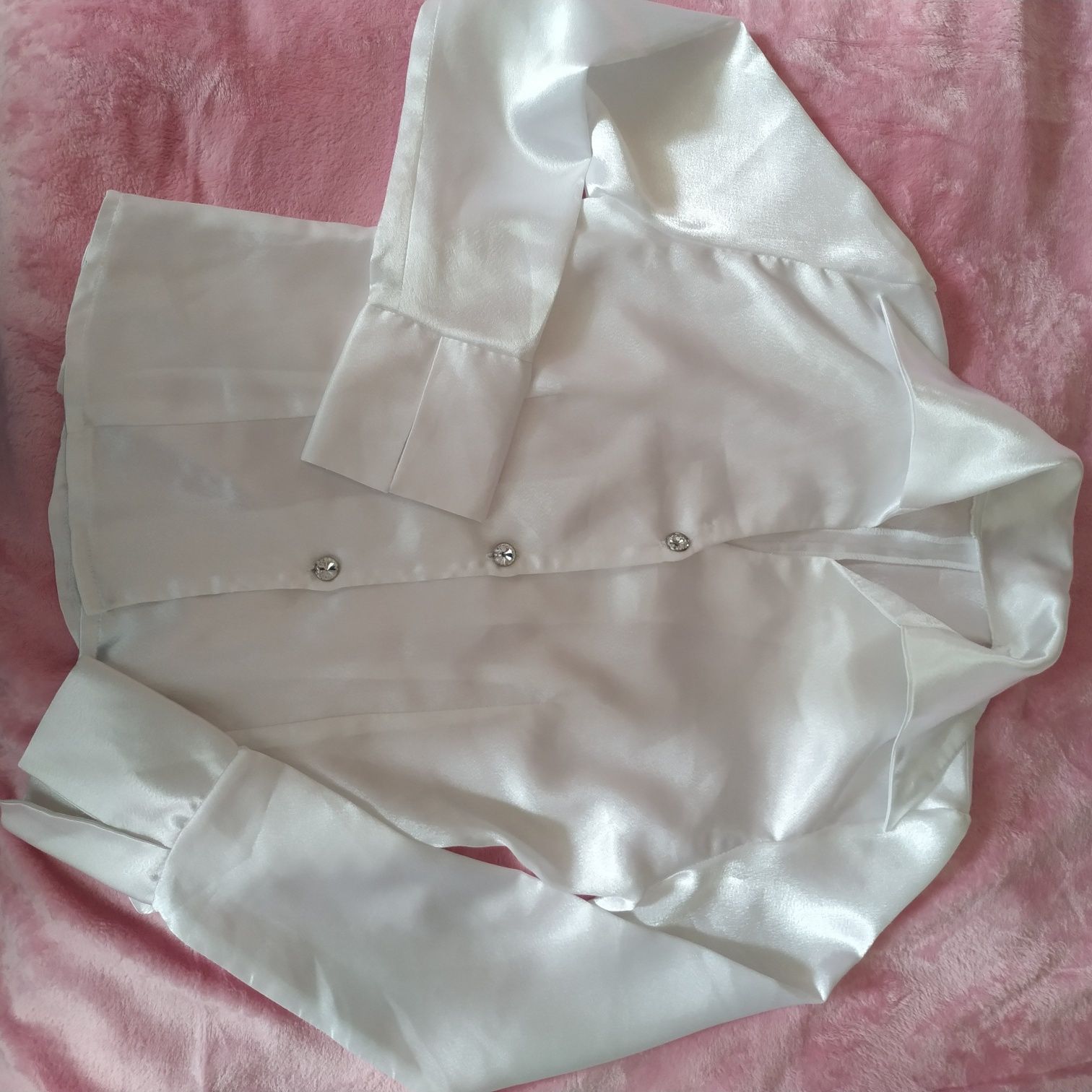 Блузка белая с длинным рукавом