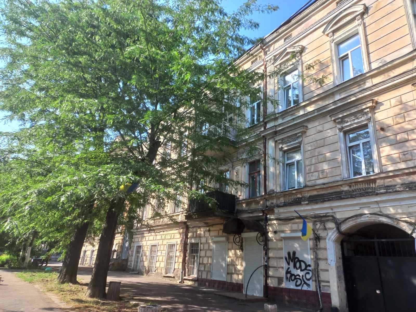 Предлагается в аренду помещение с ремонтом  центр города ул. Нежинская
