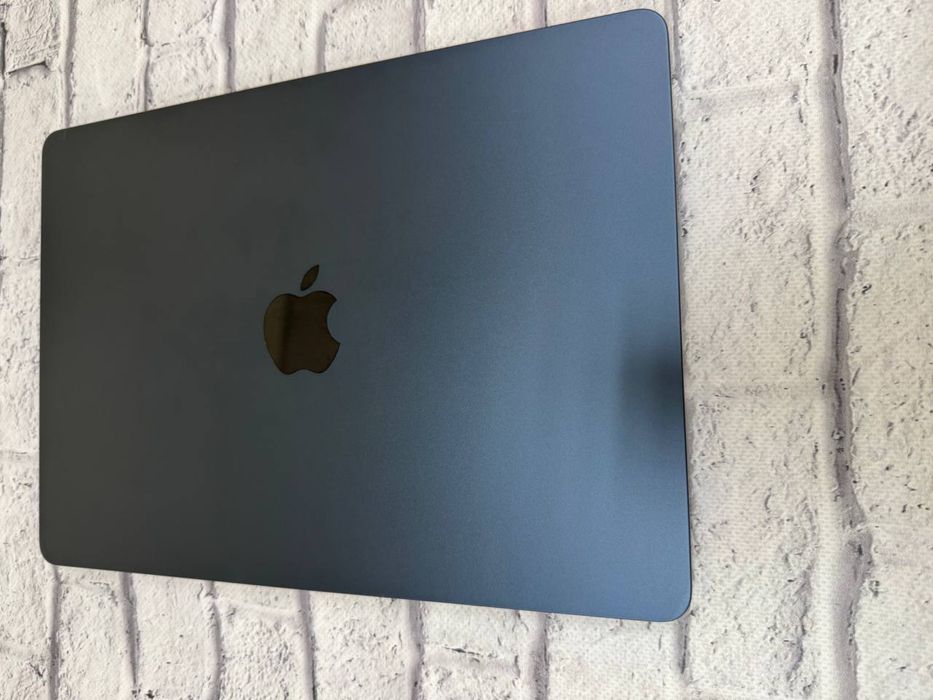 MacBook Air 13 M2 8/256gb Midnight 620$