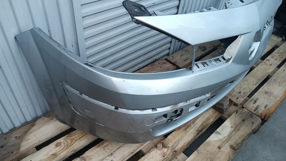Vendo parachoque de frente Renault Megane 2 ano 2002/08