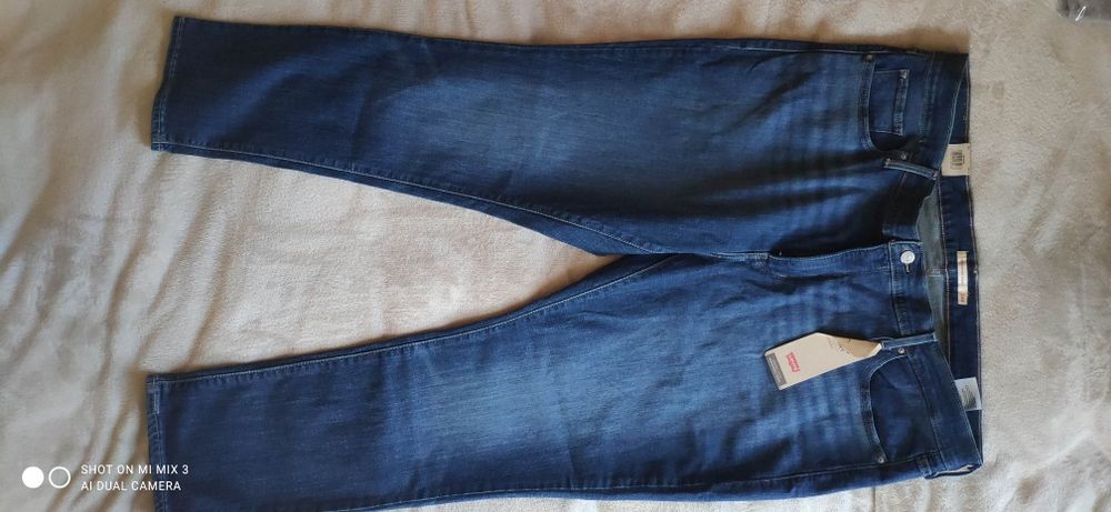 Levi's 311 Shaping Skinny nowe damskie jeansy rurki rozm 24 S pas 110