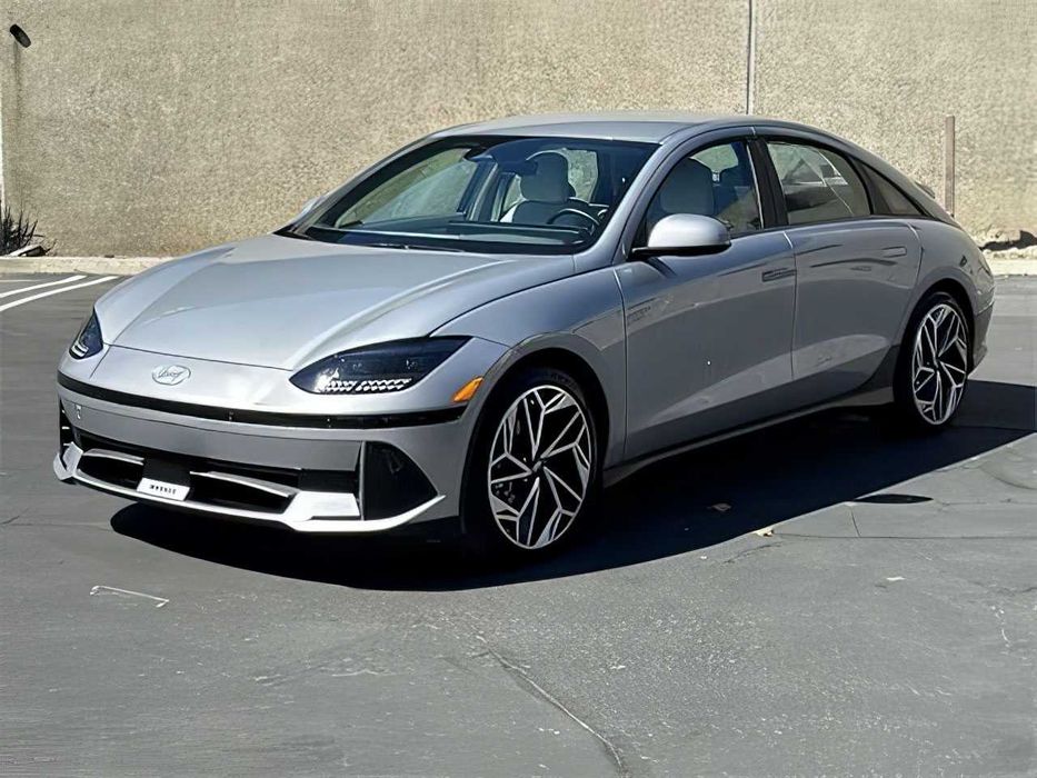 Hyundai Ioniq 6      2024