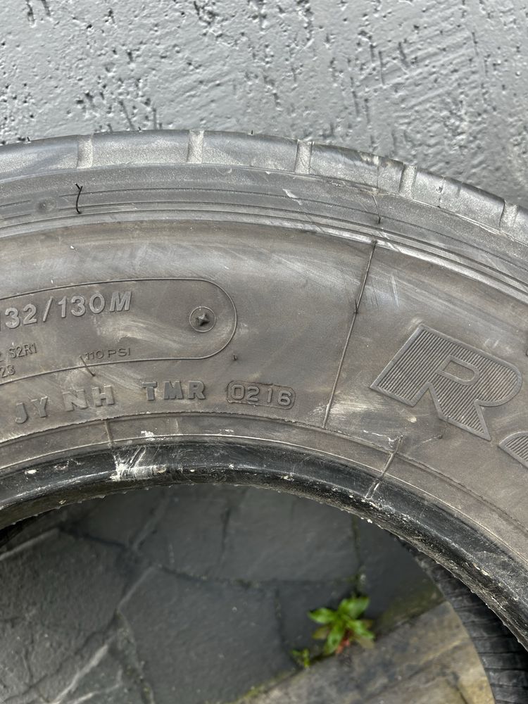 Продам два колеса на руль 235 75 R17,5 BRIDGESTONE