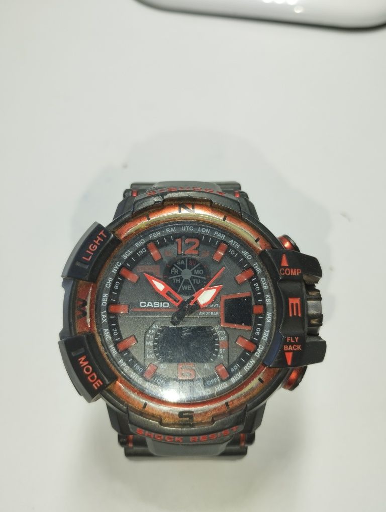 Продам електронные часы Casio Shock Resist.