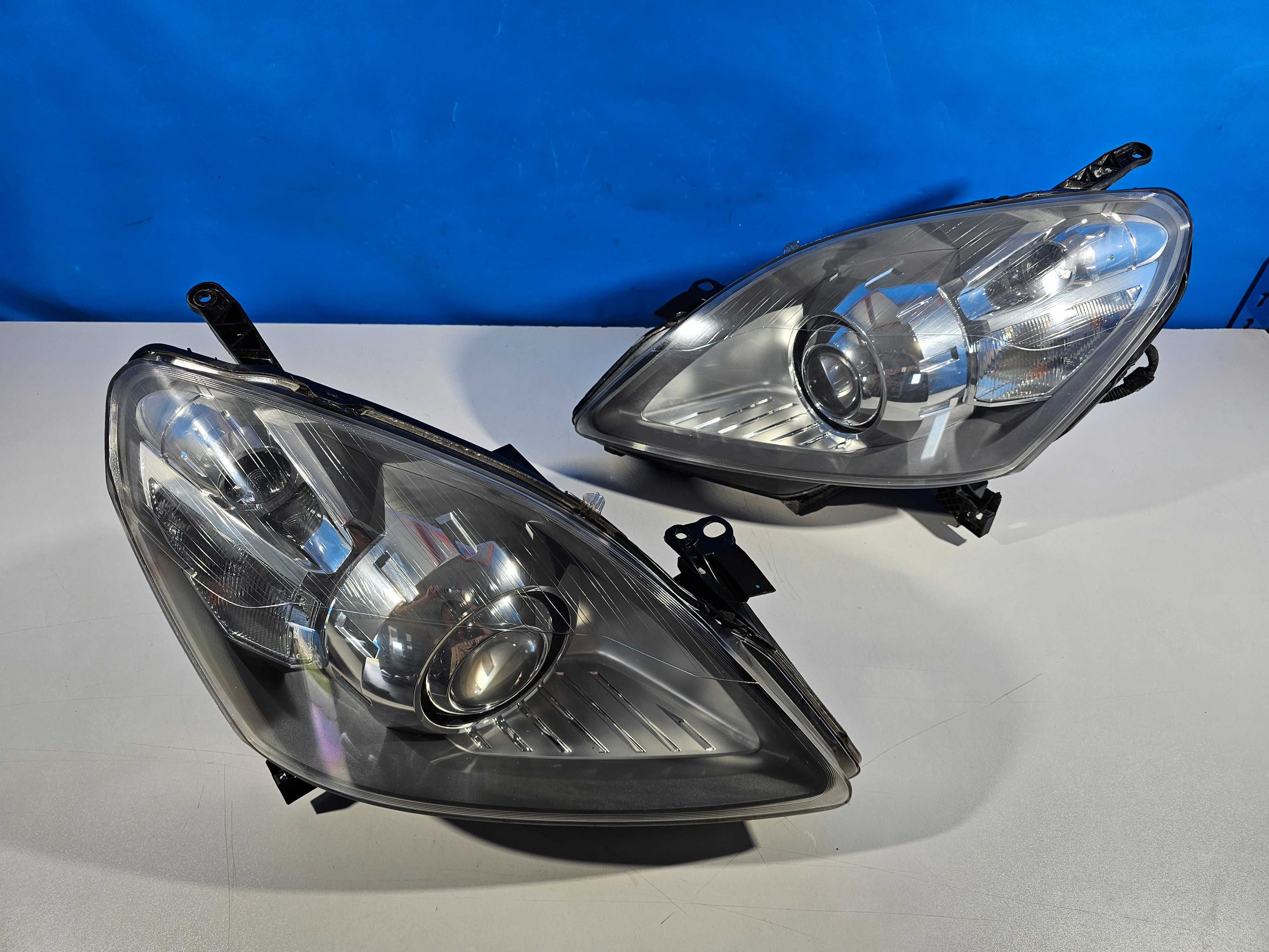 Opel Zafira B Lampy Przód Przednie Bi-Xenon Skrętny Skrętne Lewa+Prawa