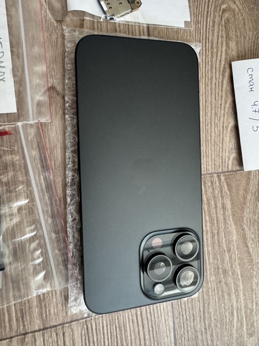 Заднє скло Iphone 15,16 Pro Max