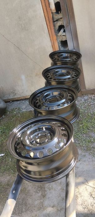 Диски Mercedes-Benz:  ET 49  5×112 r15 в хорошому стані...