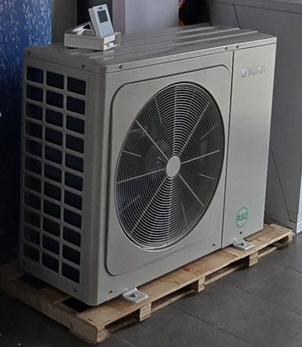 YORK Pompa Ciepła 9 kW YKF09CNC Monoblok