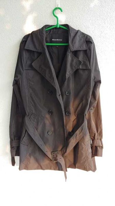 Damski płaszcz przeciwdeszczowy czarny Metersbonwe