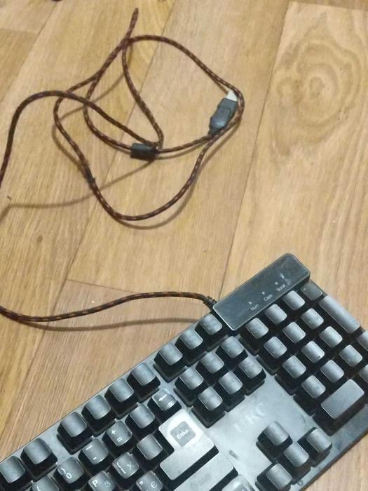 Клавіатура з підсвіткою