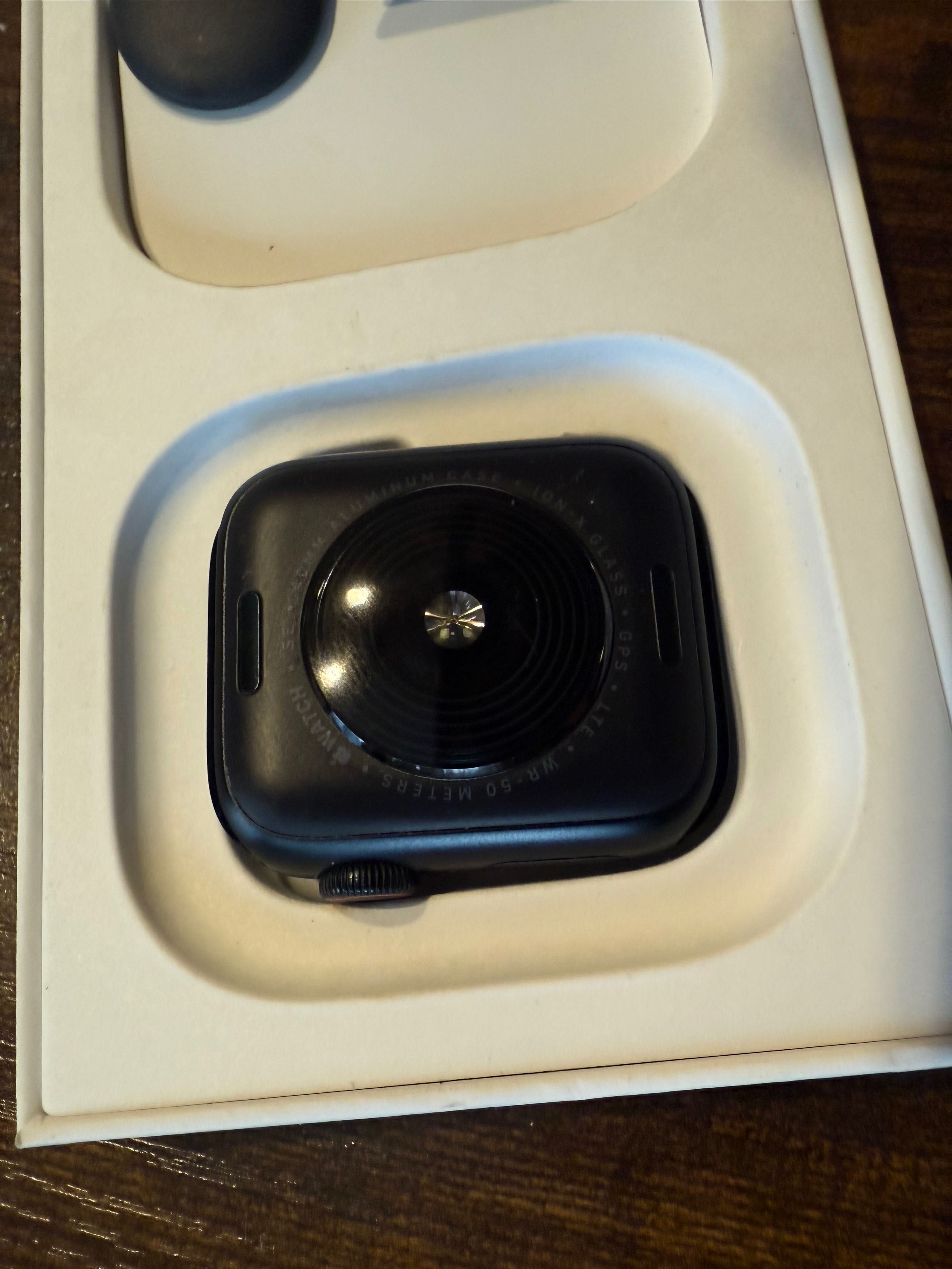 Apple Watch SE 2. 40MM