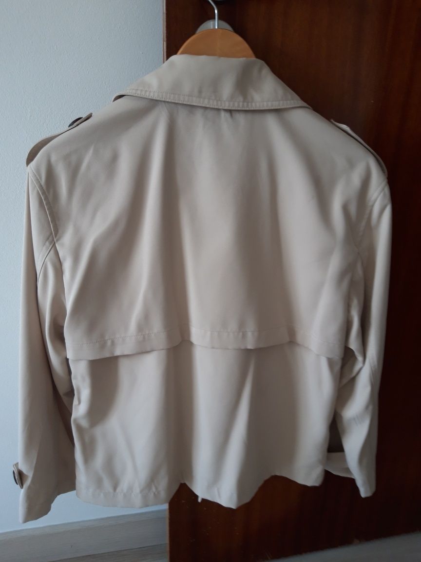 Gabardine bege da Stradivarius