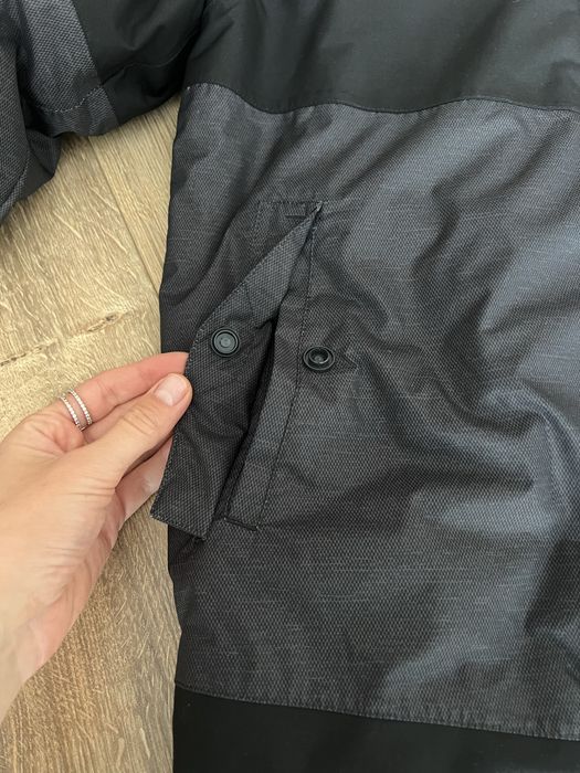 Нова чоловіча тепла куртка Quechua ( розмір S)