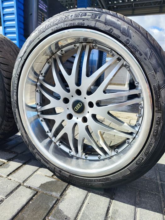 Диски Audi 22 радіус, з шинами 265 40 22