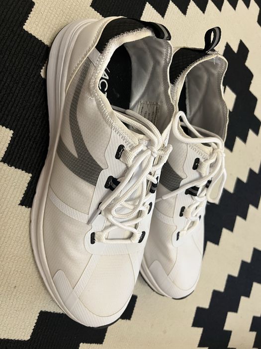 Чоловічі кросівки