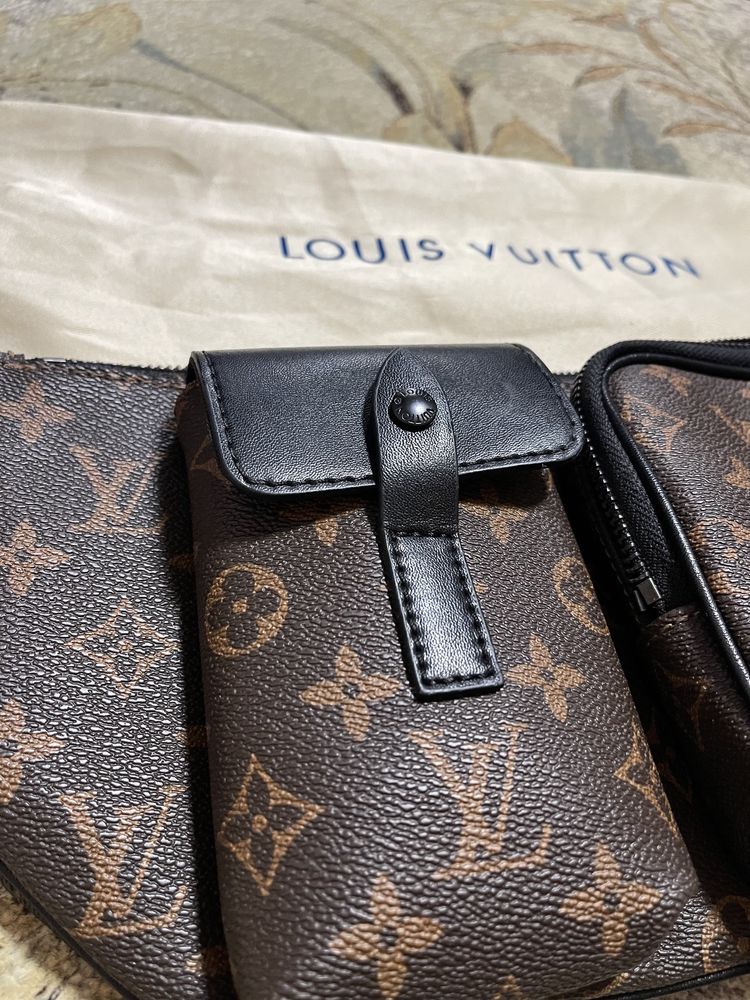 Поясная бананка (сумка) Christopher Louis Vuitton