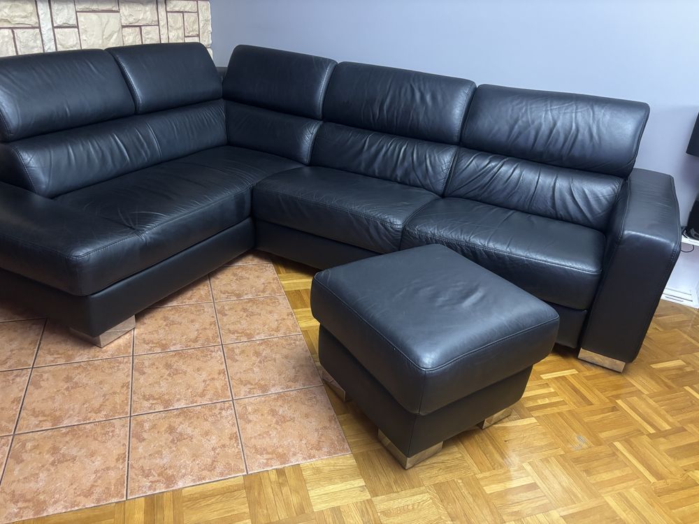 Narożnik z funkcją spania wraz z pufą