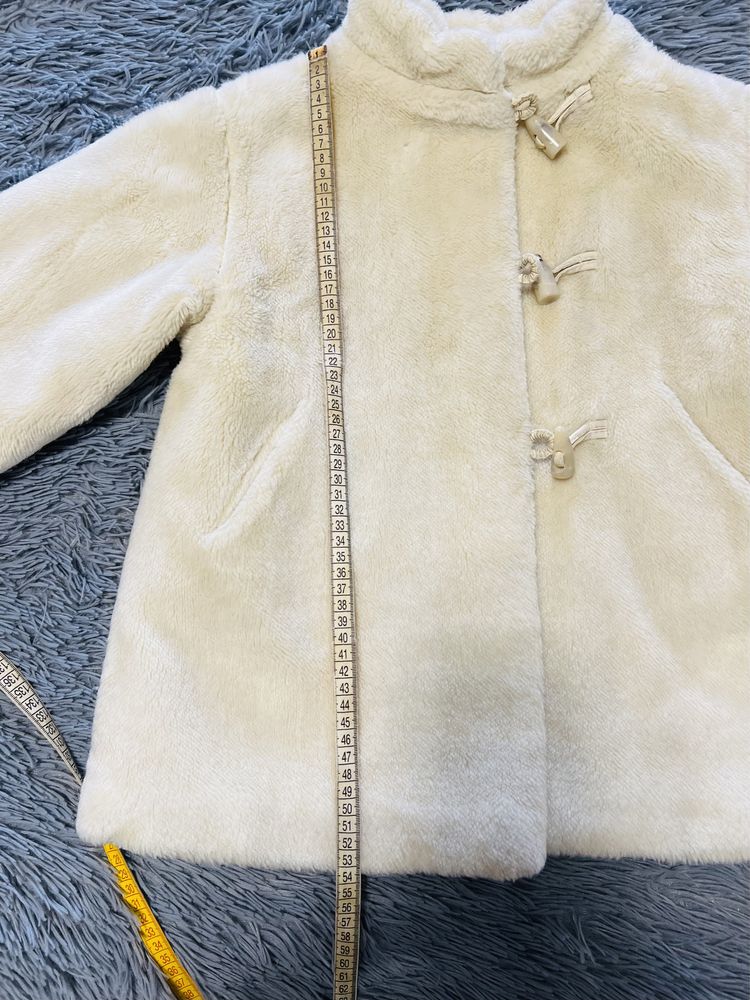 Теплое пальто для девочки CHICCO.