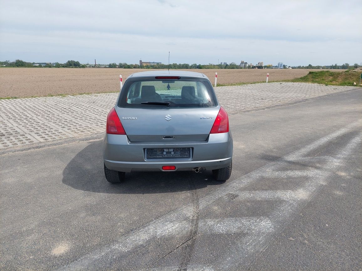 Suzuki Swift 1.5 16v 102 KM