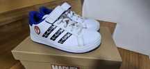 Sapatilhas da marca Adidas