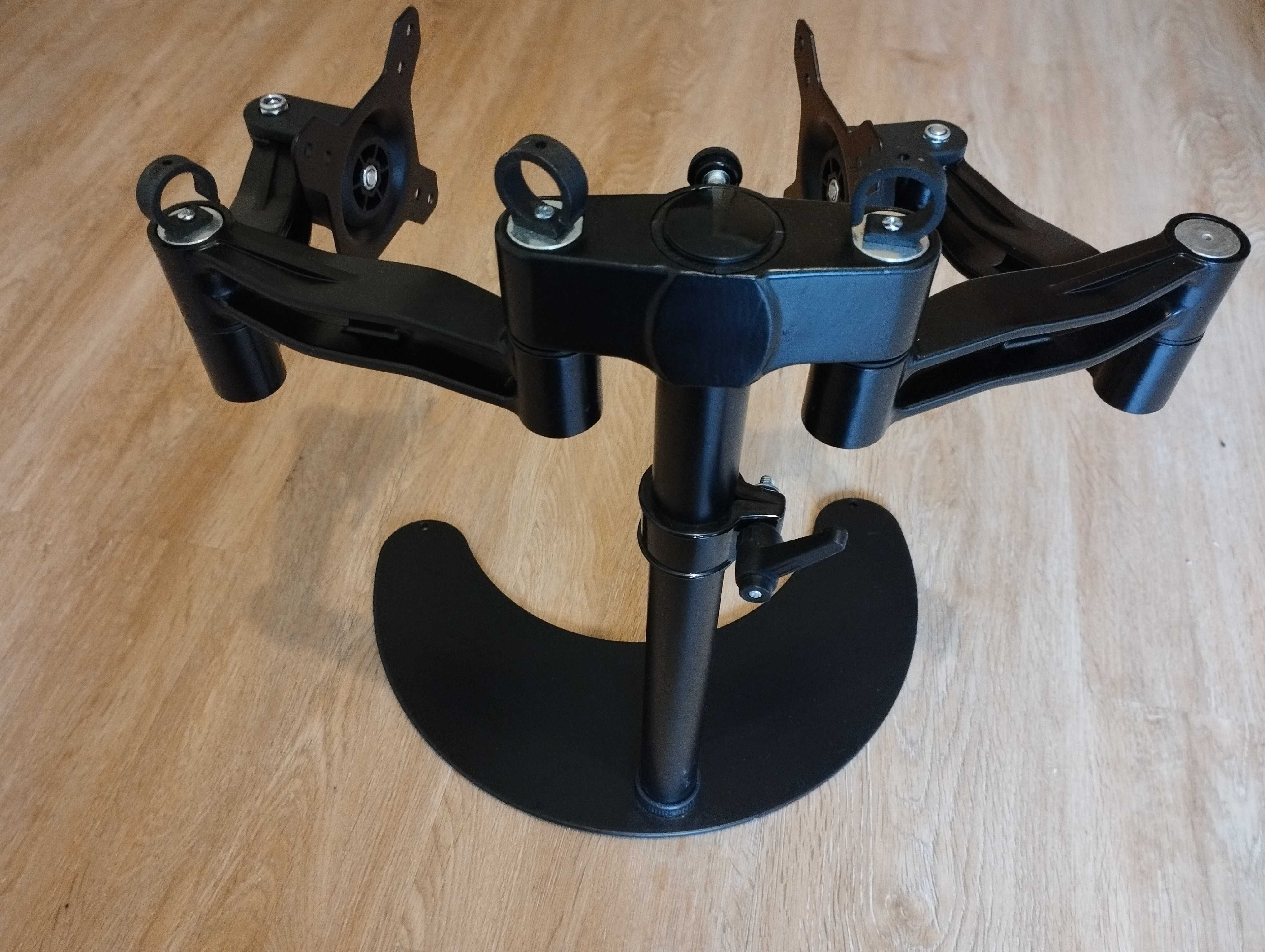 Base e suporte de monitores
