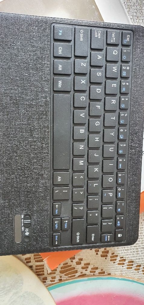 Sprzedam klawiature w oryginalnym opakowaniu